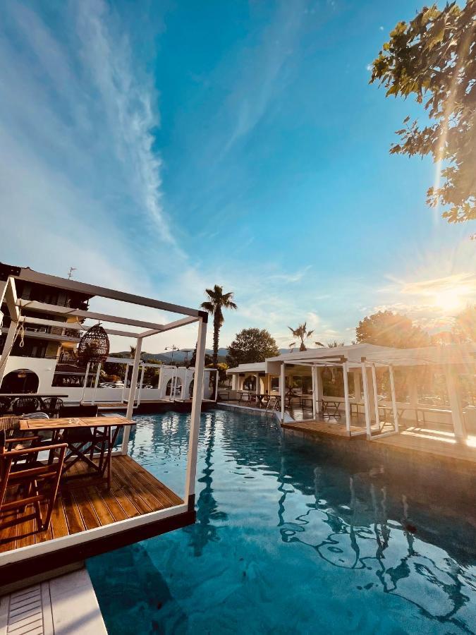 Hotel Afrodite เนปอรอย ภายนอก รูปภาพ